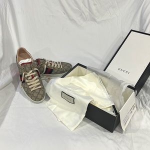 Unisex authentic Gucci shoes